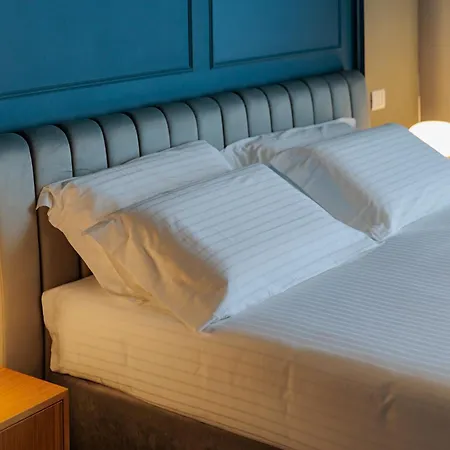 Ophelia Hotel Cazzago San Martino Buitenkant foto